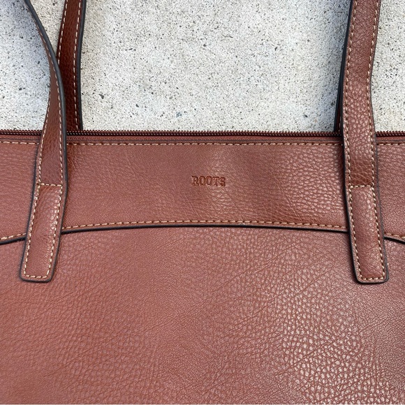 ROOTS Brown Leather zip tote bag - Picture 3 of 11